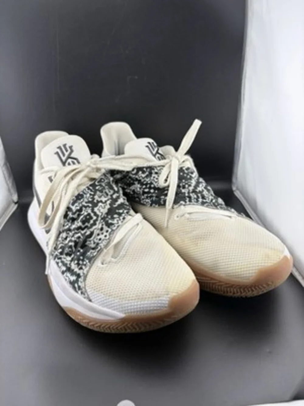 Nike Mens Kyrie A08979-100 Low 1 Basketball Sneakers White Gum Sole Men Size 13